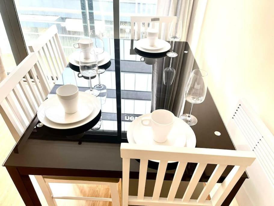 Alluring 2 Bedroom Leeds City Centre Apartment- Self Check-In,Balconied Apartment Екстериор снимка